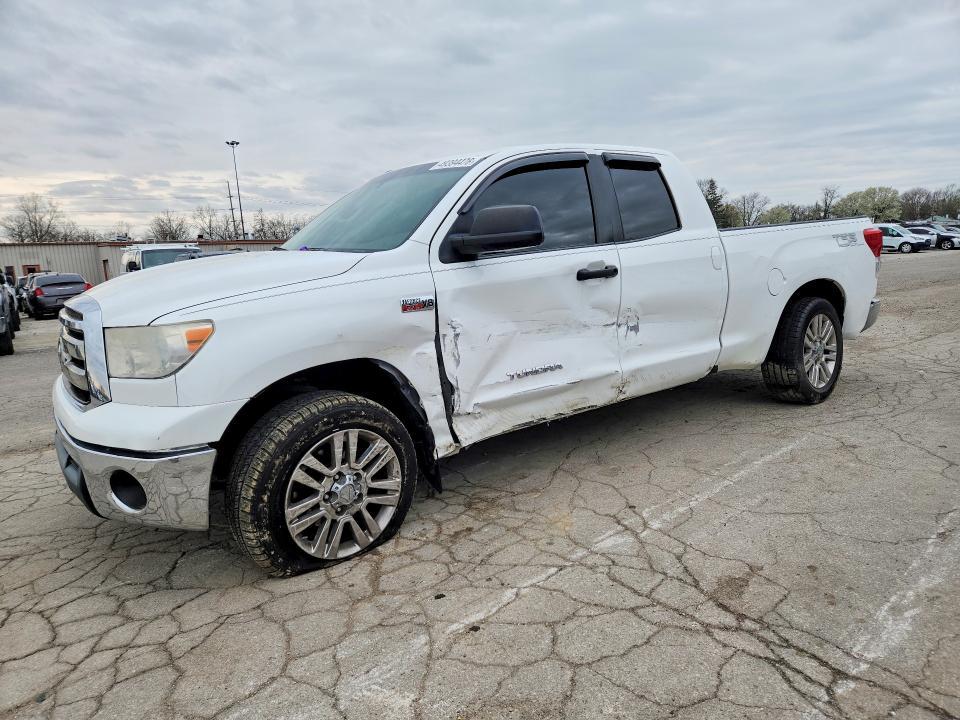 2013 Toyota Tundra Double cab SR5