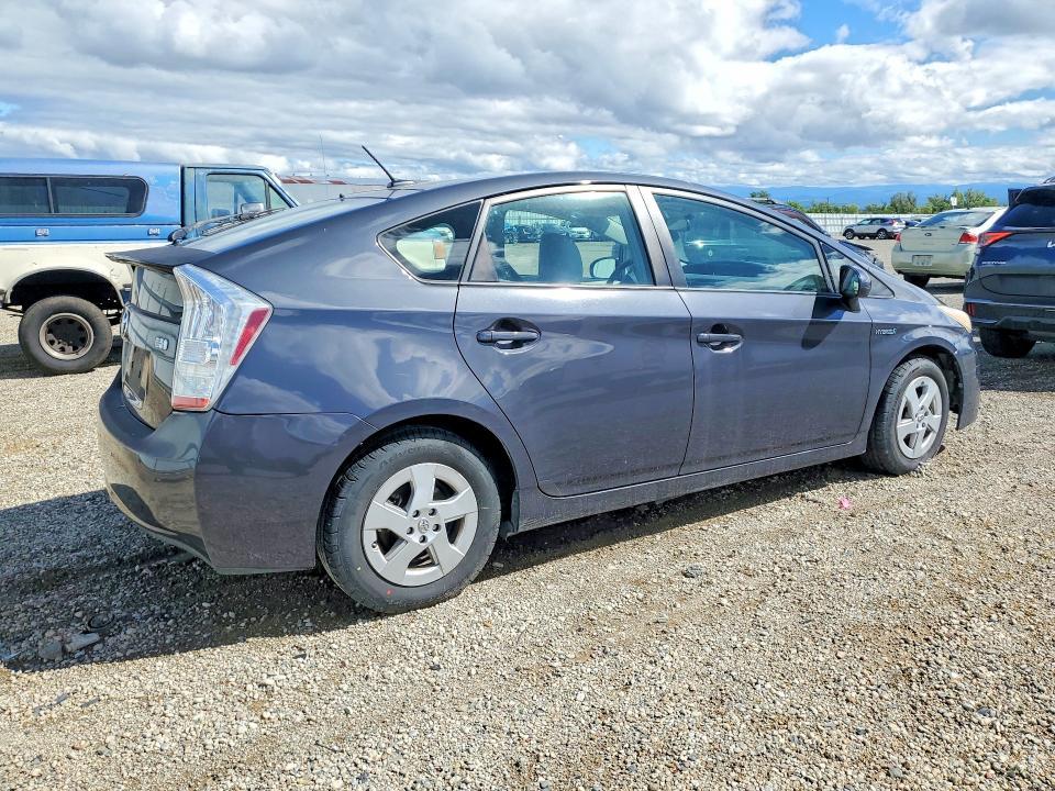 2010 Toyota Prius iii