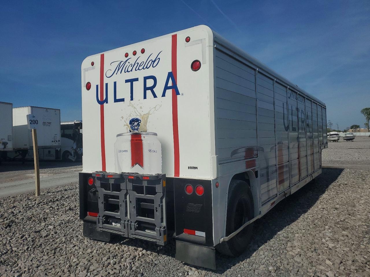 1999 Mickey Truck Bodies Delivery Trailer