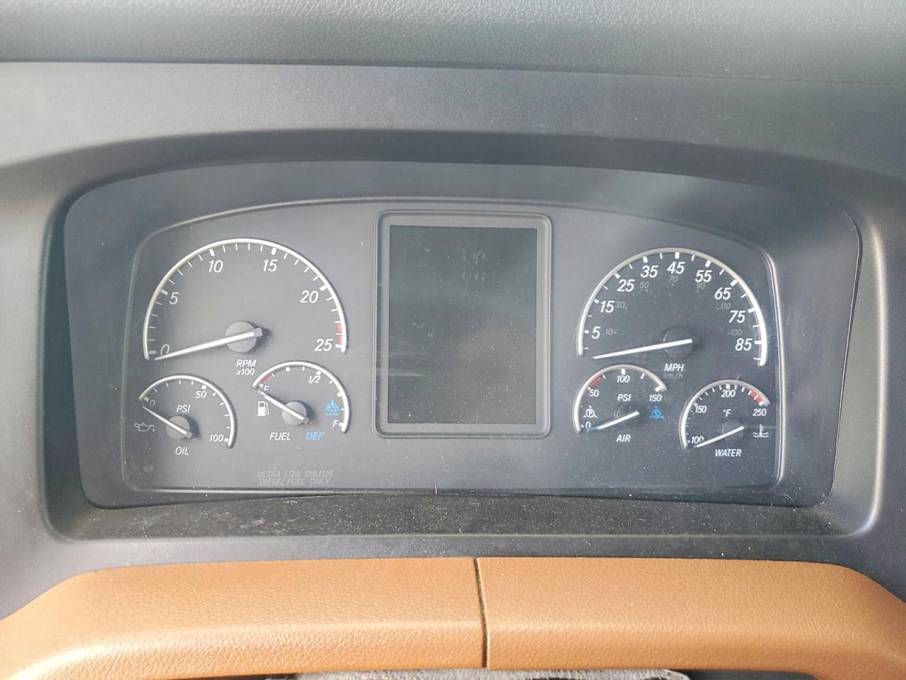2020 Freigliner 2020 Freightliner Cascadia 126 Semi Truck