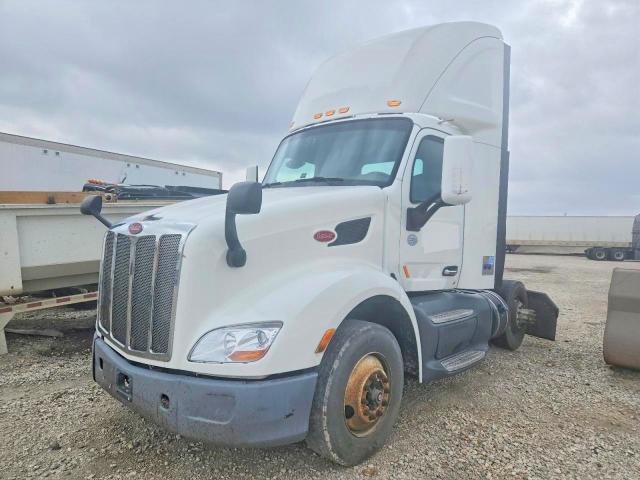 2018 Peterbilt 579 Semi Truck