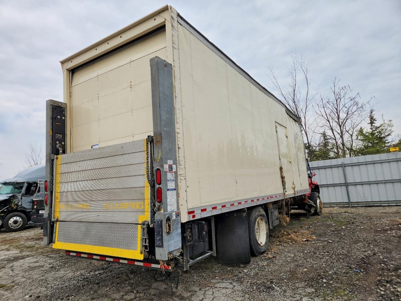 2018 Freigliner 2018 Freightliner Business Class M2 Refrigerated B