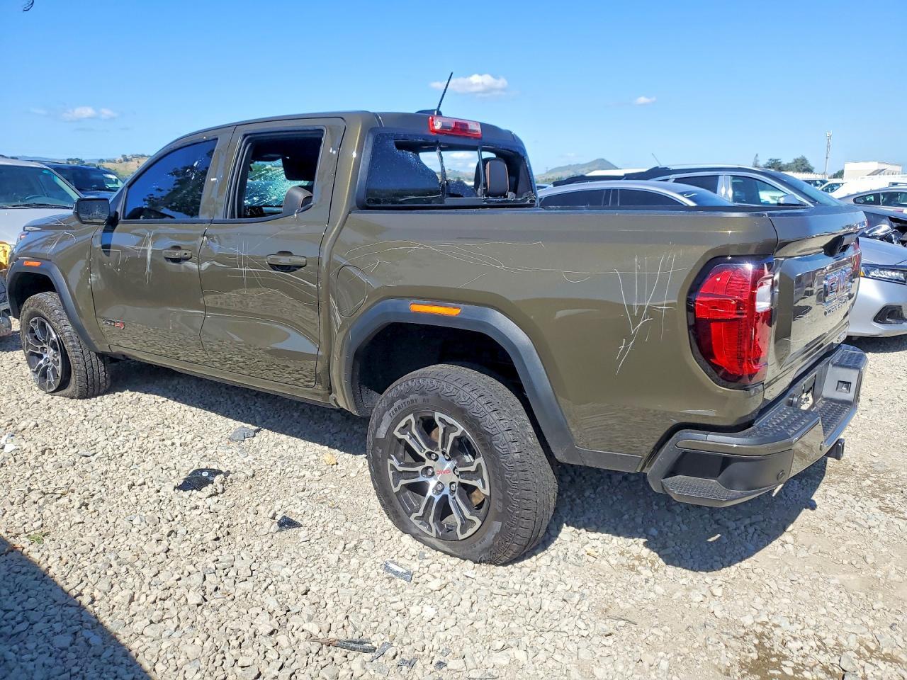 2025 GMC Canyon AT4