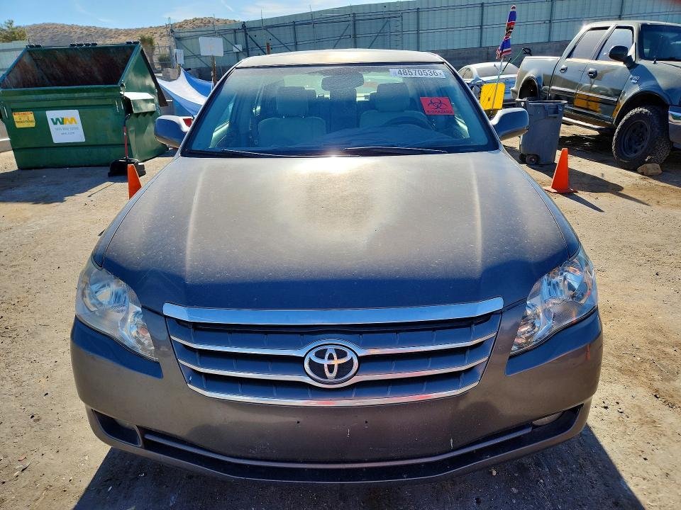 2005 Toyota Avalon xls