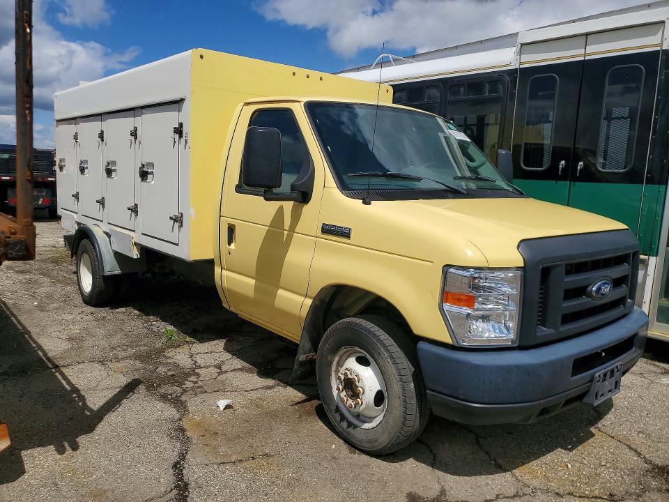 2019 Ford Econoline E450 Super Duty Cutaway Van