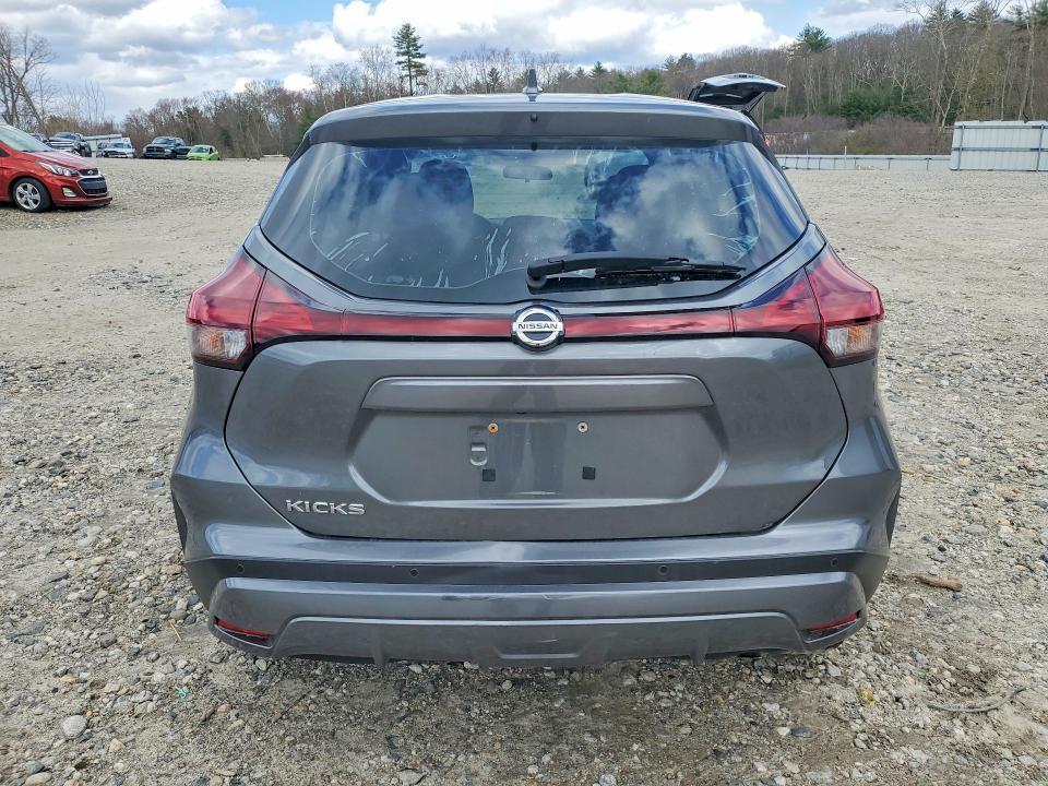 2024 Nissan Kicks s
