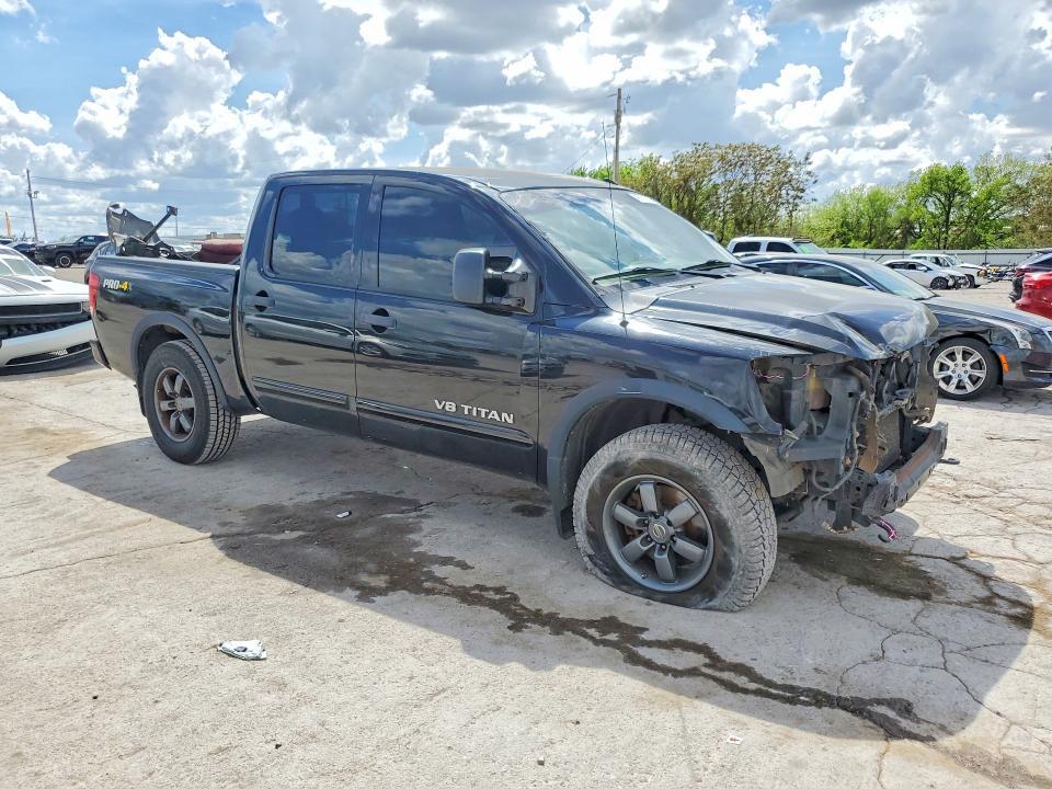 2013 Nissan Titan sv