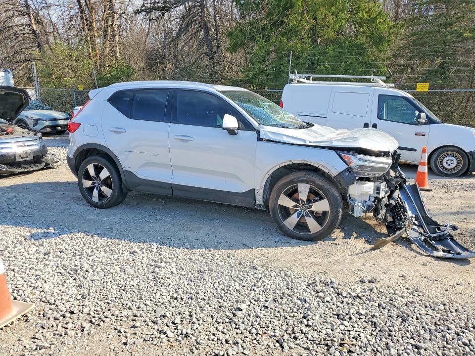 2020 Volvo Xc40 T5 Momentum