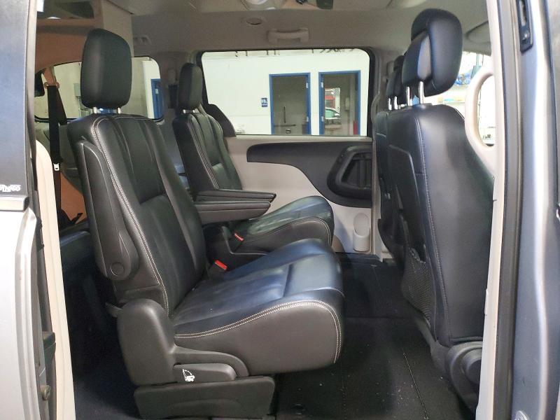 2013 Chrysler Town & Country Touring