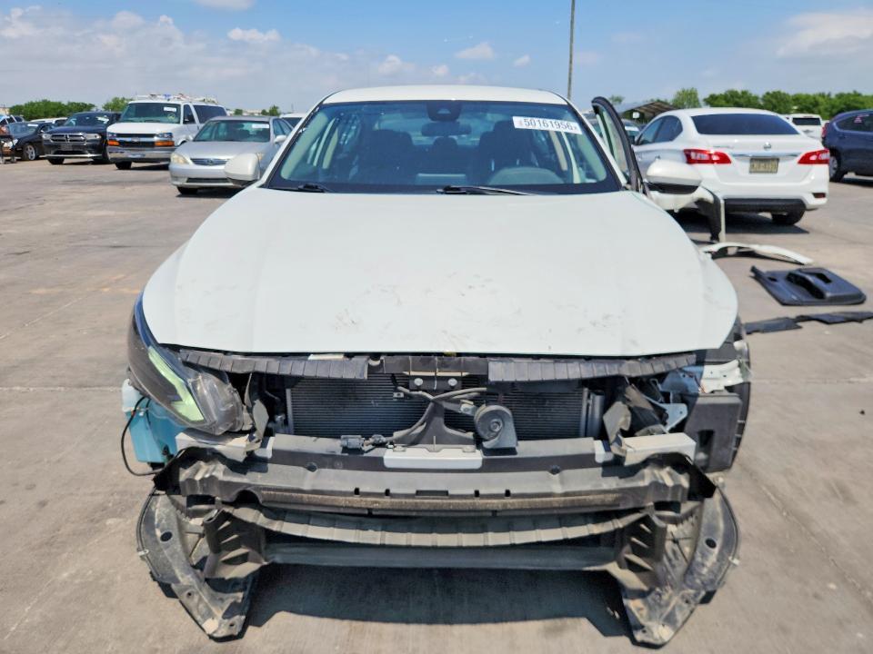 2023 Nissan Altima sv