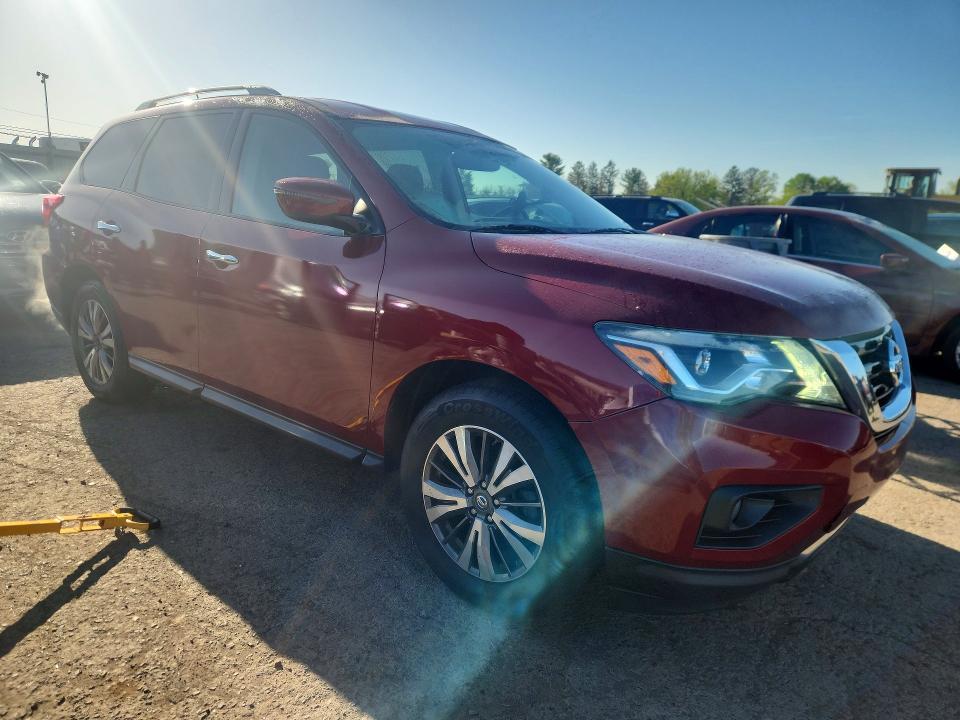 2018 Nissan Pathfinder sv