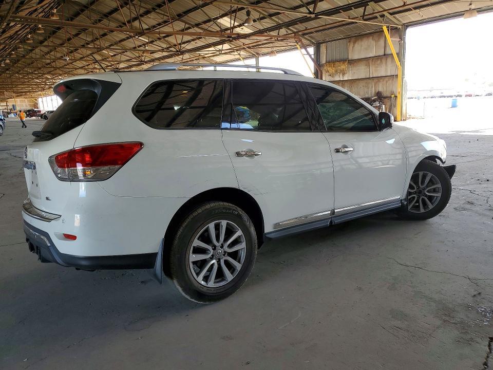 2016 Nissan Pathfinder sl