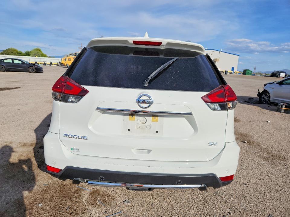 2020 Nissan Rogue sv