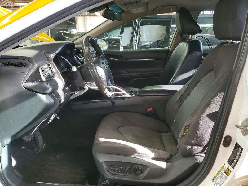 2019 Toyota Camry Hybrid le