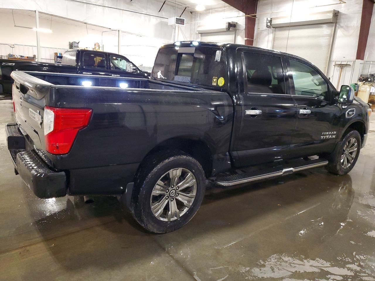 2017 Nissan Titan SL