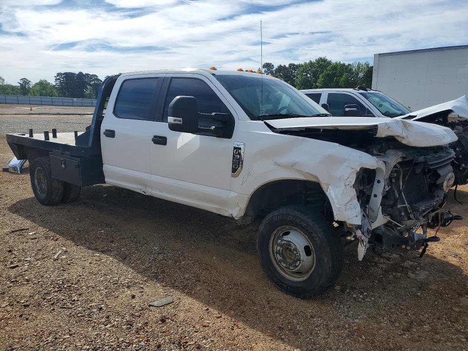 2018 Ford F350 Super Duty Flatbed Truck