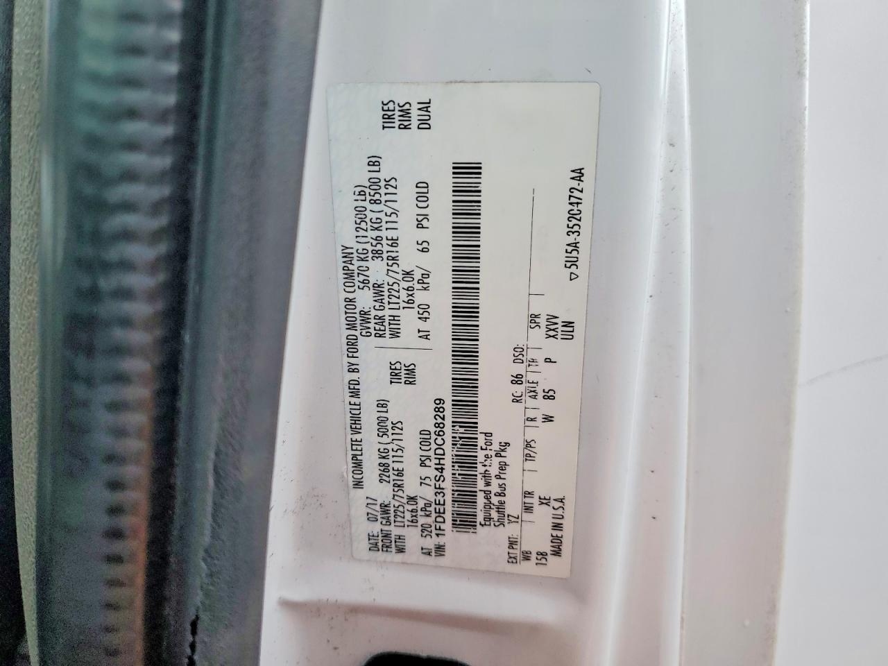 2017 Ford Econoline E350 Super Duty Cutaway Van