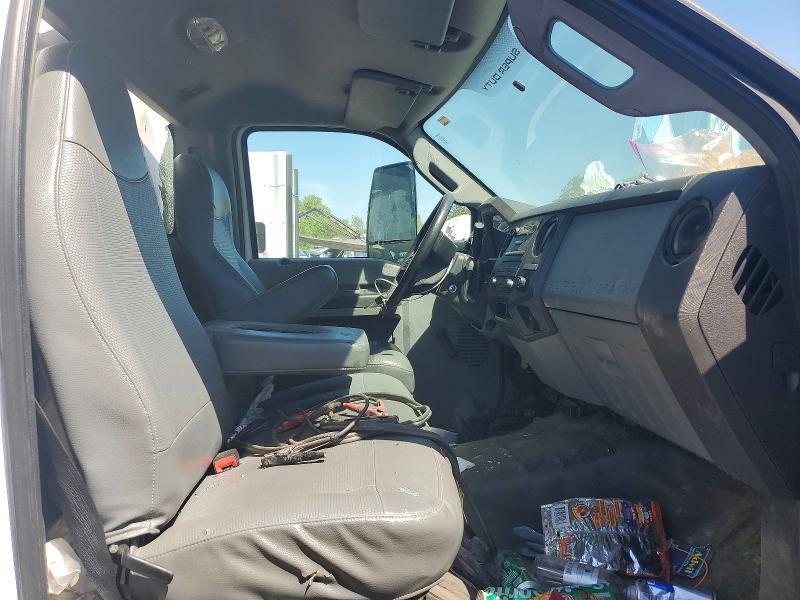 2016 Ford F650 Super Duty BOX Truck