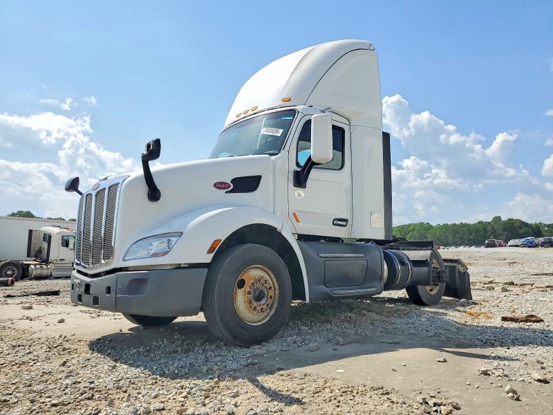 2018 Peterbilt 579 Semi Truck