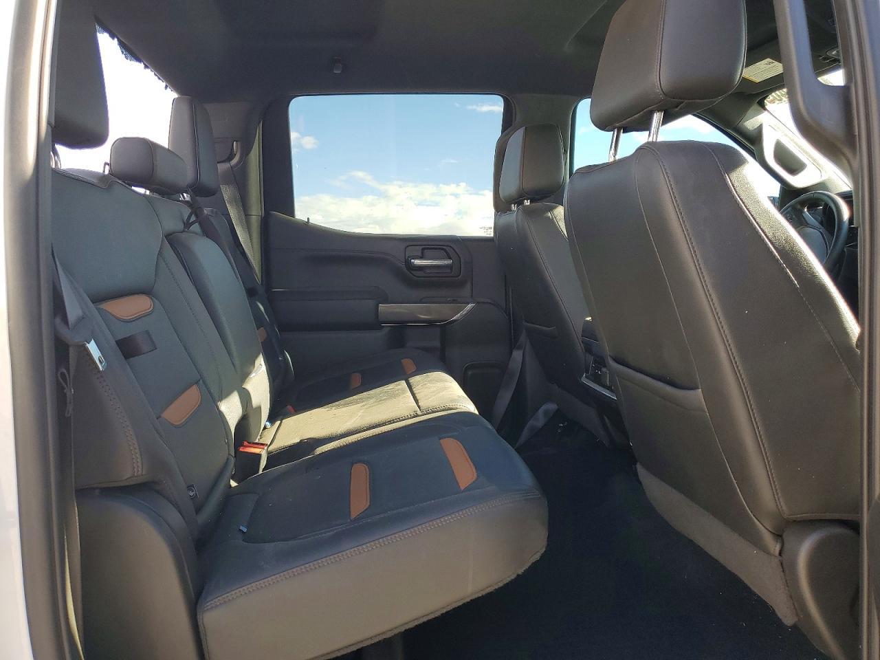 2021 GMC Sierra K1500 AT4
