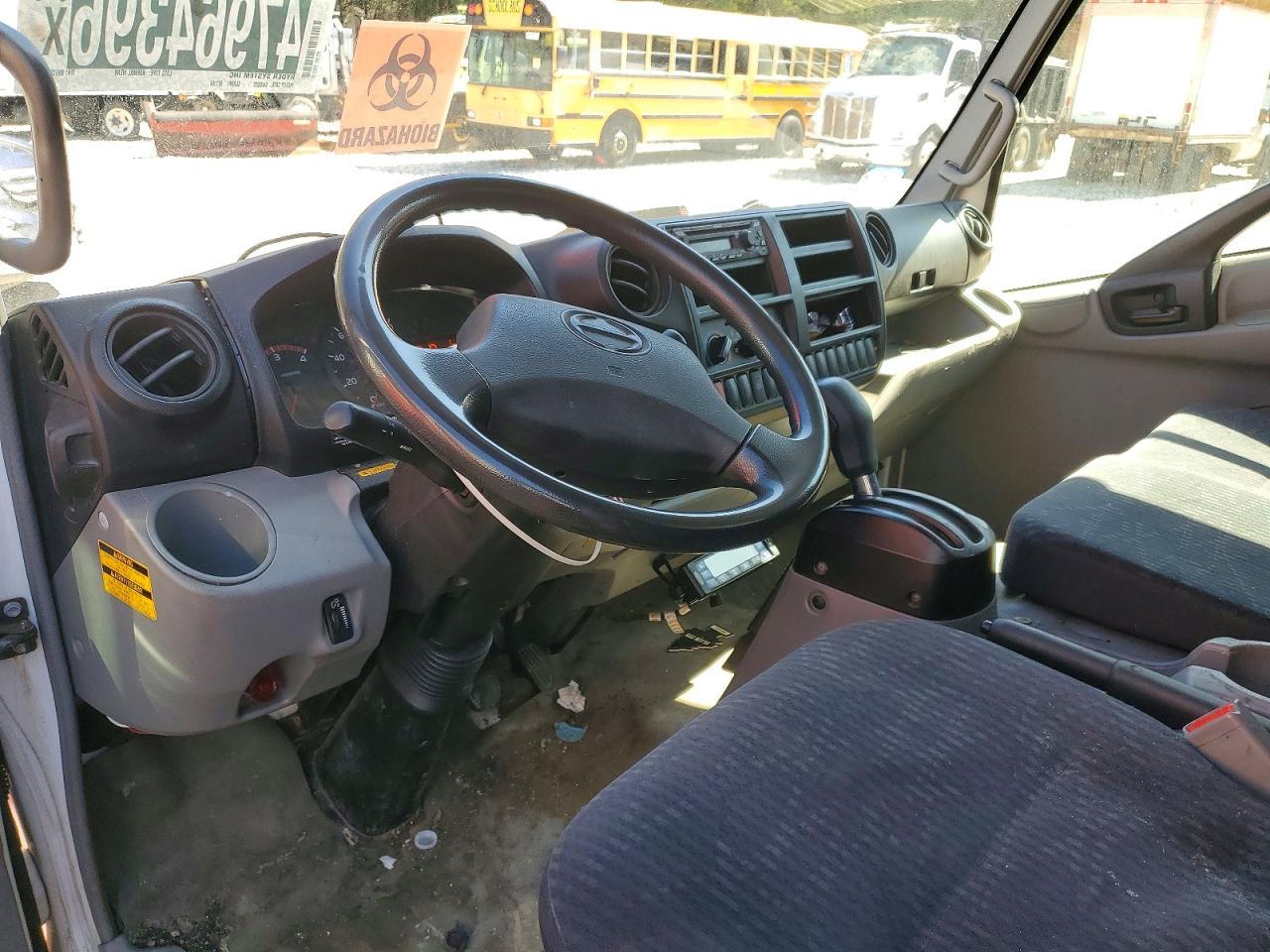 2018 Hino 195 Refrigerated BOX Truck