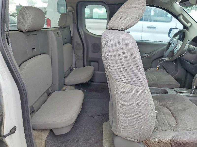 2016 Nissan Frontier s