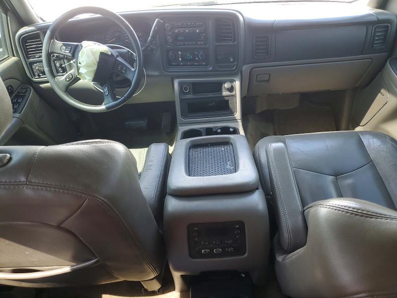2004 Chevrolet Suburban C1500