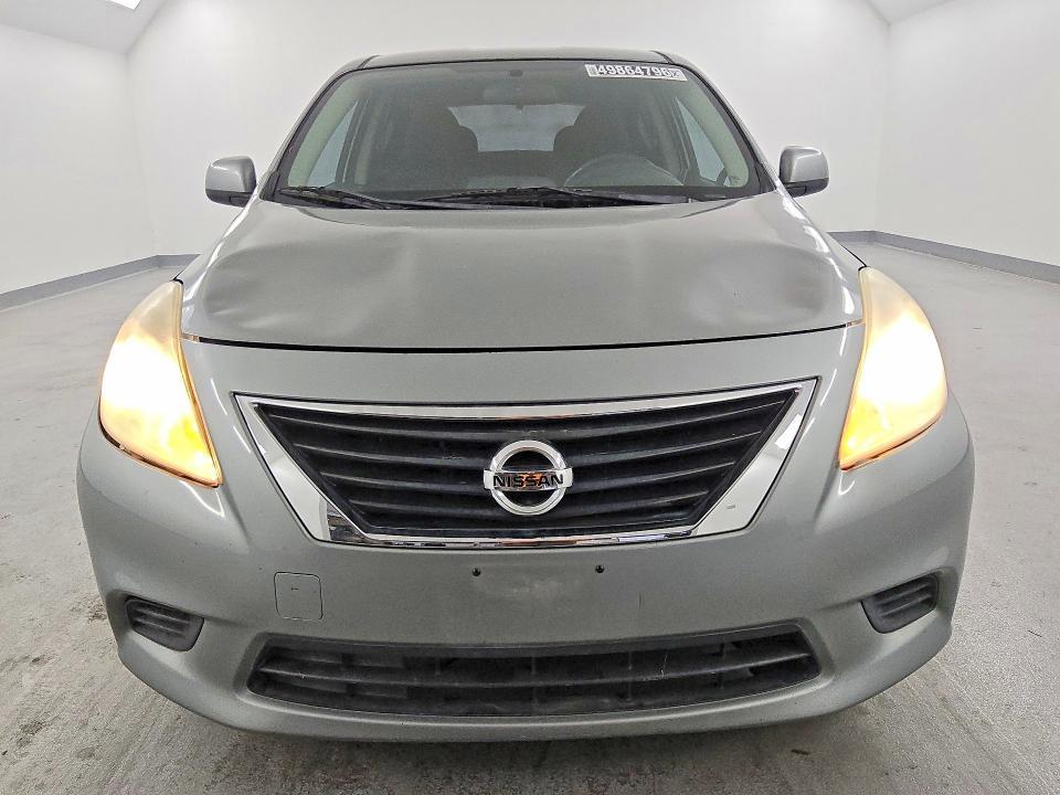 2013 Nissan Versa 1.6 s
