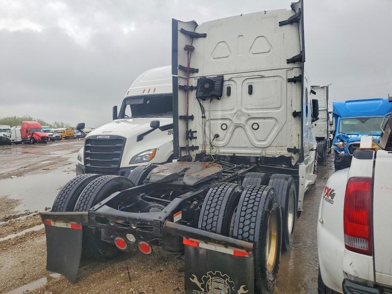 2021 Freigliner 2021 Freightliner Cascadia 126 Semi Truck