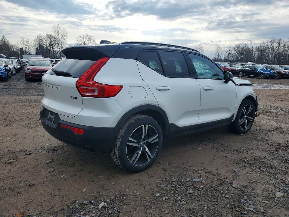 2021 Volvo Xc40 T5 R-design
