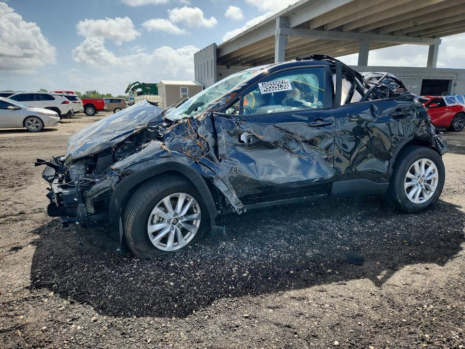 2026 Toyota Corolla Cross le