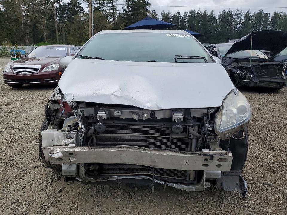 2010 Toyota Prius iii