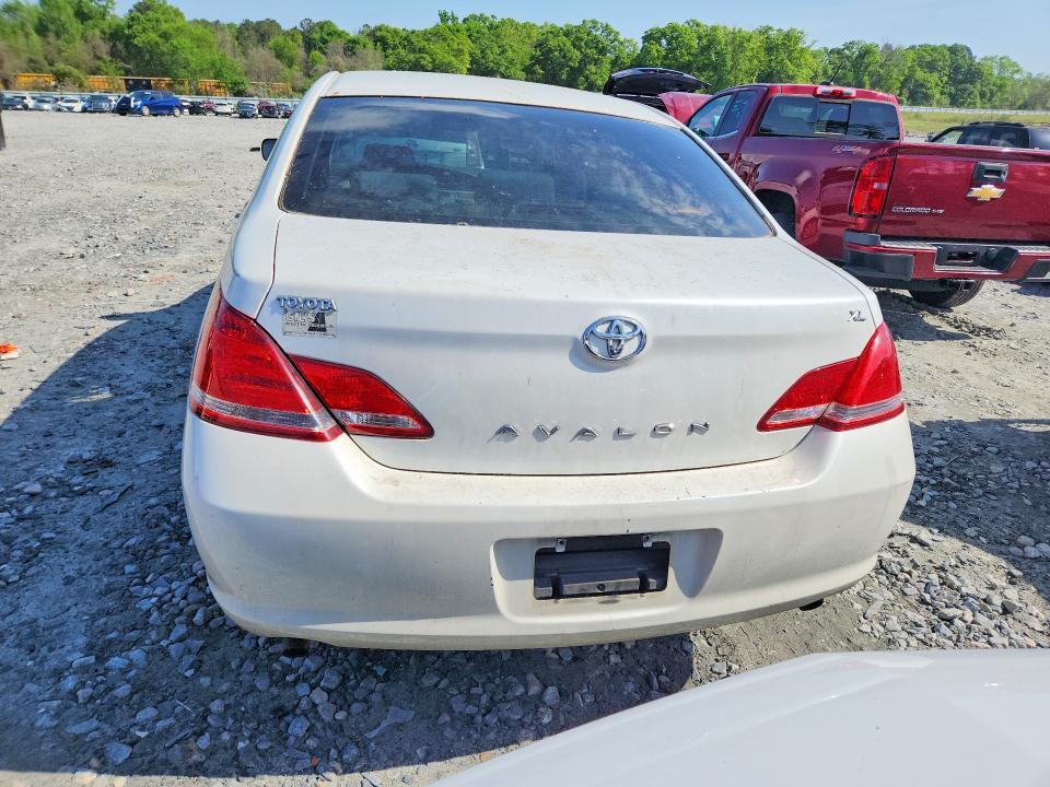 2005 Toyota Avalon xl