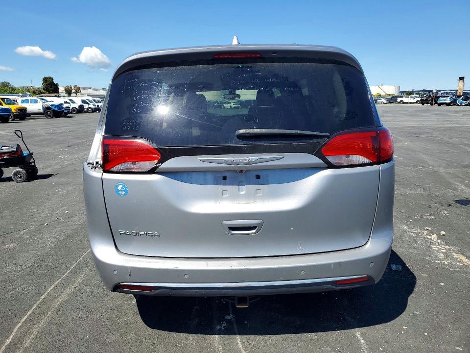 2017 Chrysler Pacifica Touring l