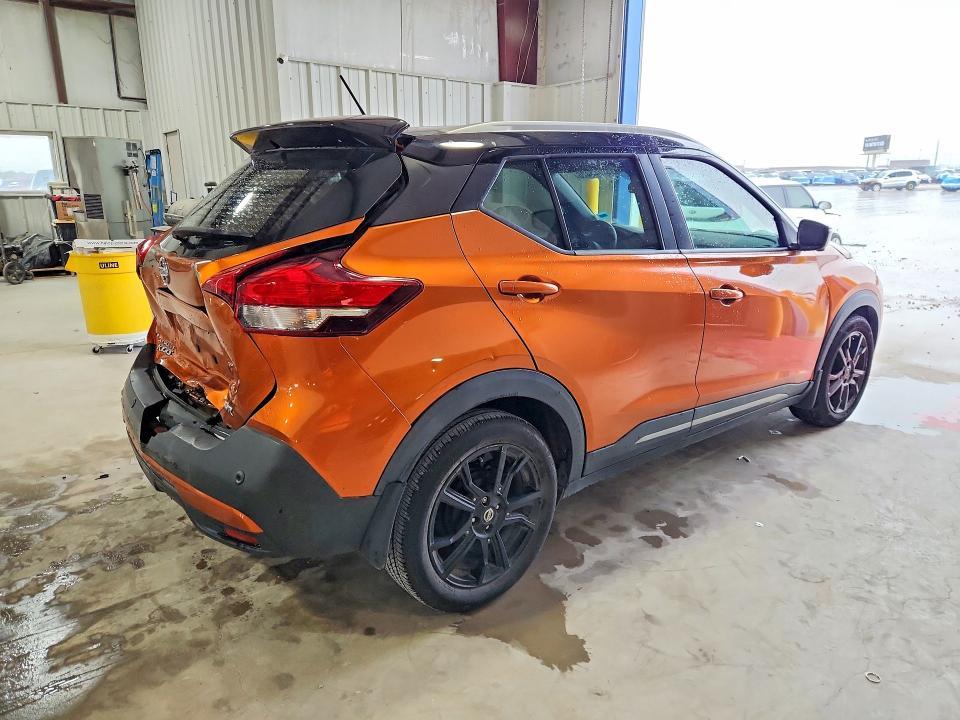 2020 Nissan Kicks sr
