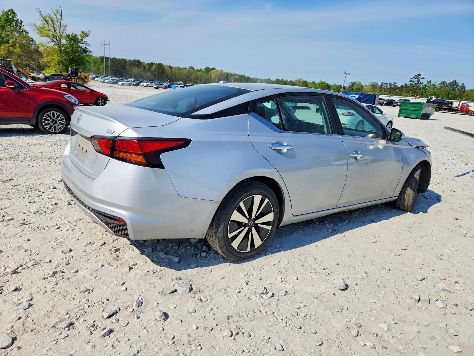 2021 Nissan Altima 2.5 sv