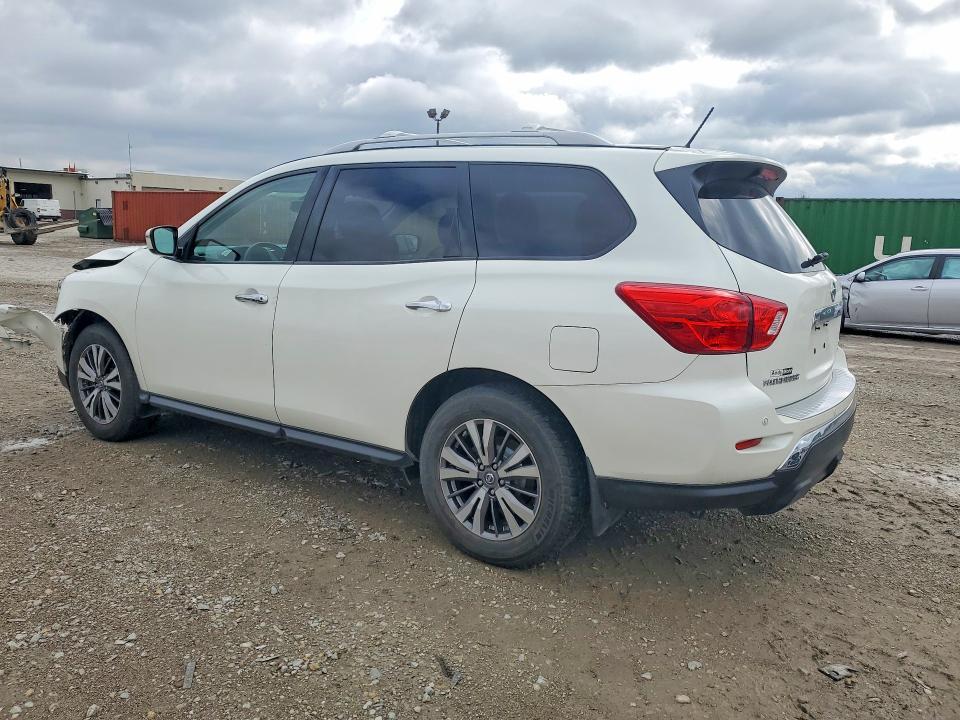 2018 Nissan Pathfinder sv