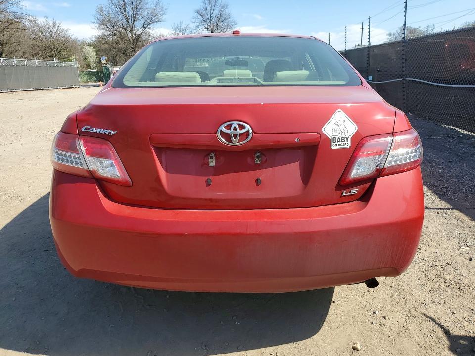 2011 Toyota Camry le