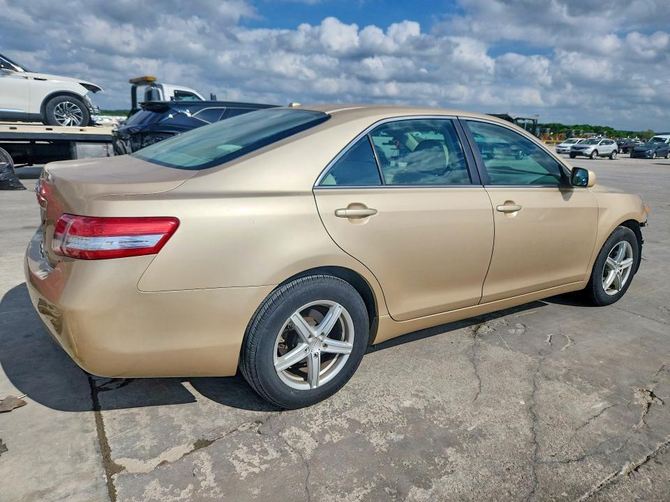 2010 Toyota Camry le