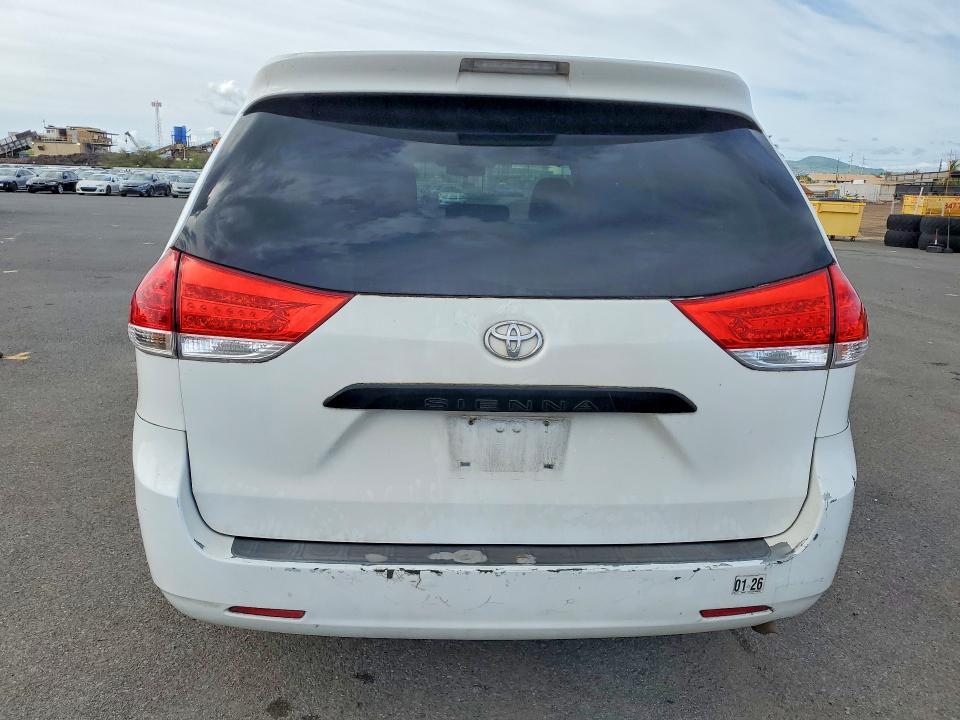 2013 Toyota Sienna l 7-passenger