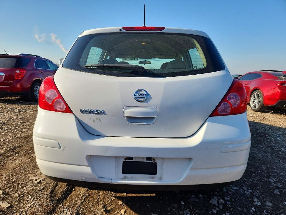 2010 Nissan Versa 1.8 s