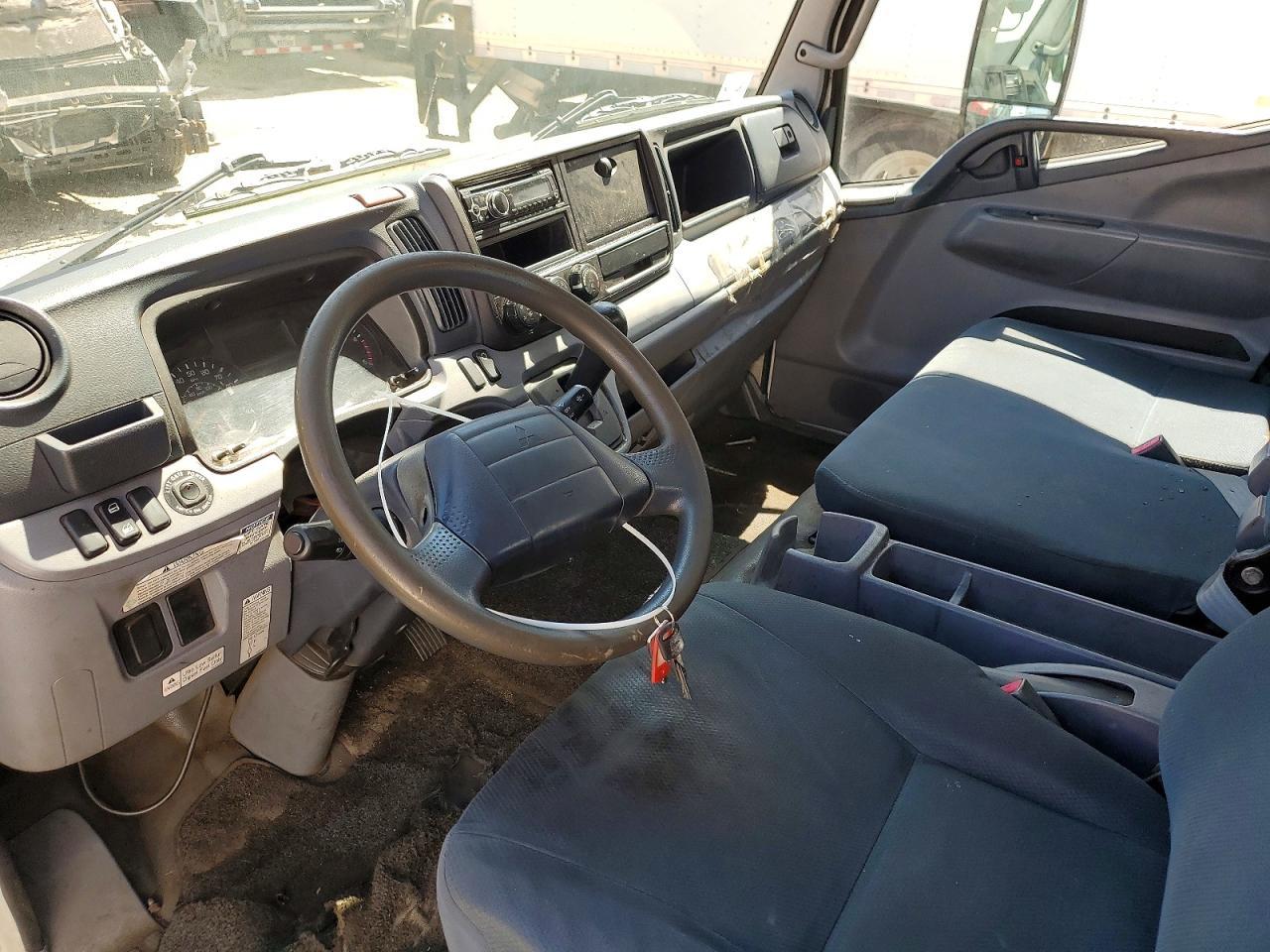 2014 Mitsubishi Fuso FEC72S BOX Truck