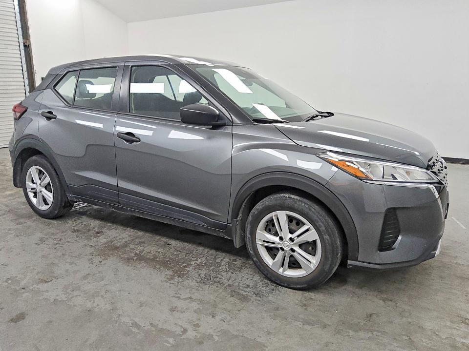 2024 Nissan Kicks s