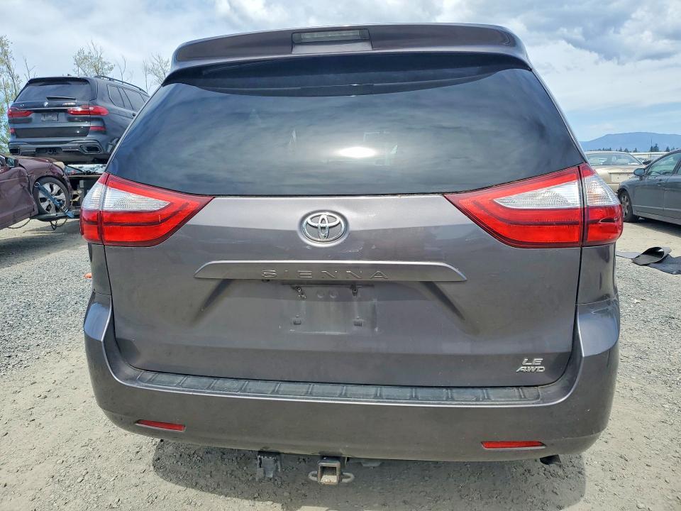 2015 Toyota Sienna le