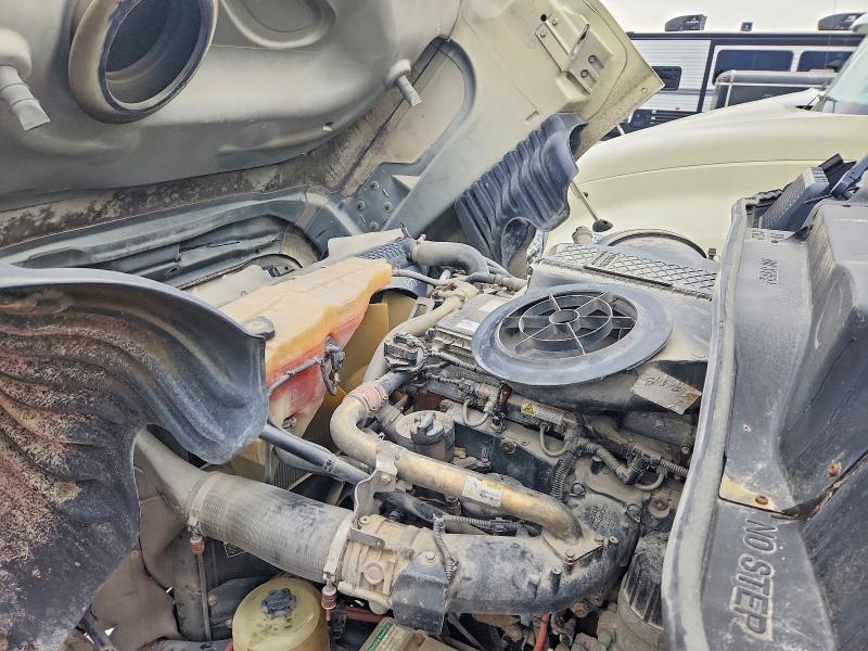 2013 Freightliner Cascadia Semi Truck