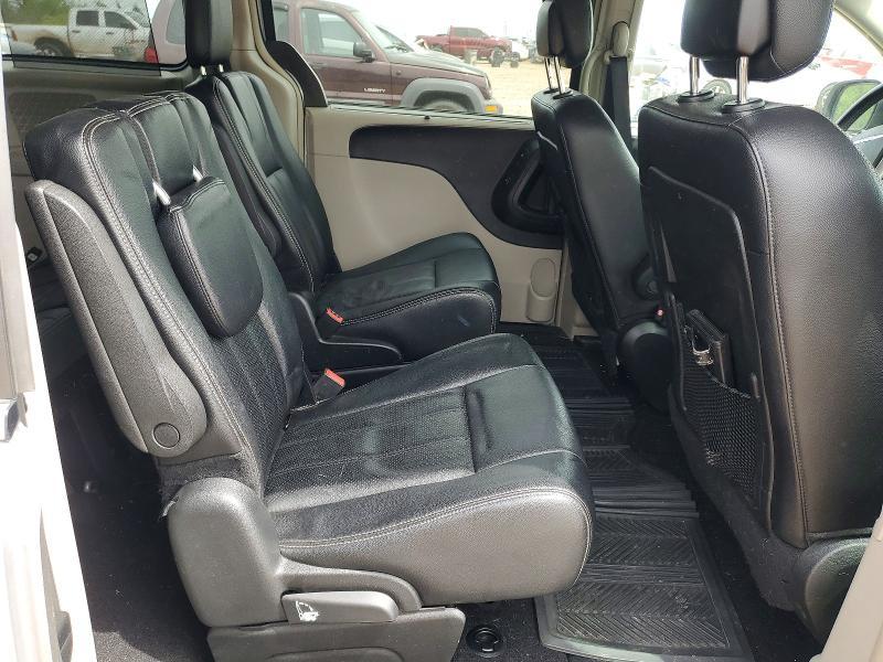 2015 Chrysler Town & Country Touring l