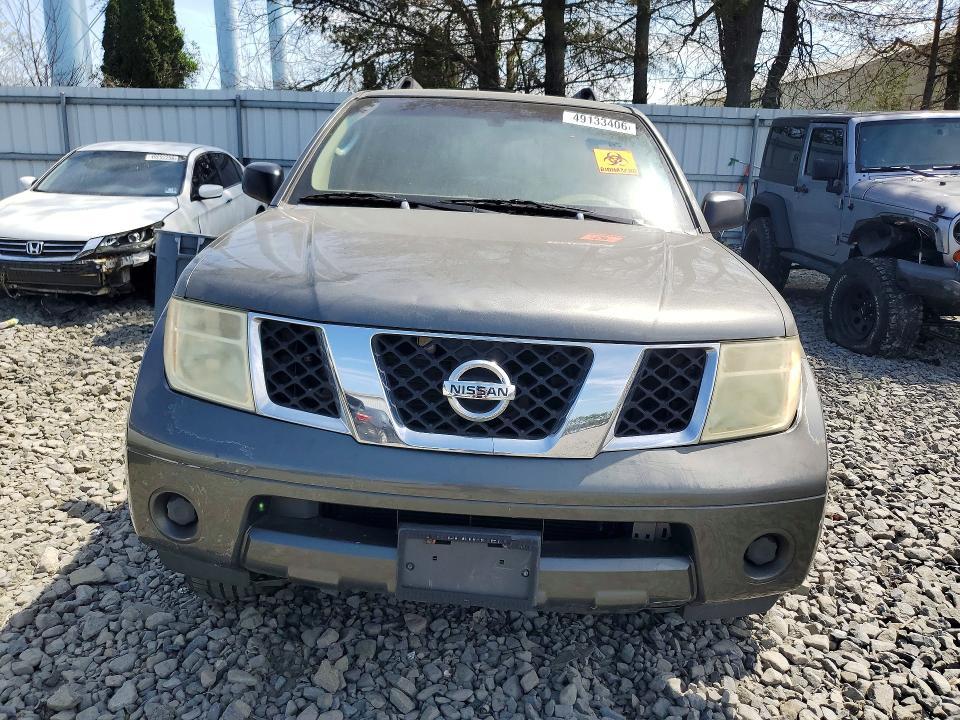 2005 Nissan Pathfinder xe
