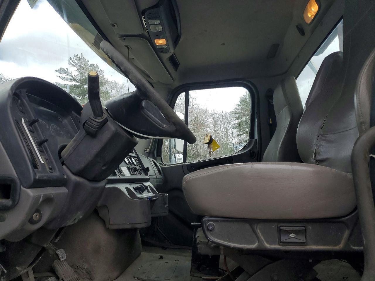 2013 Freightliner 114SD ROLL-OFF Container Truck