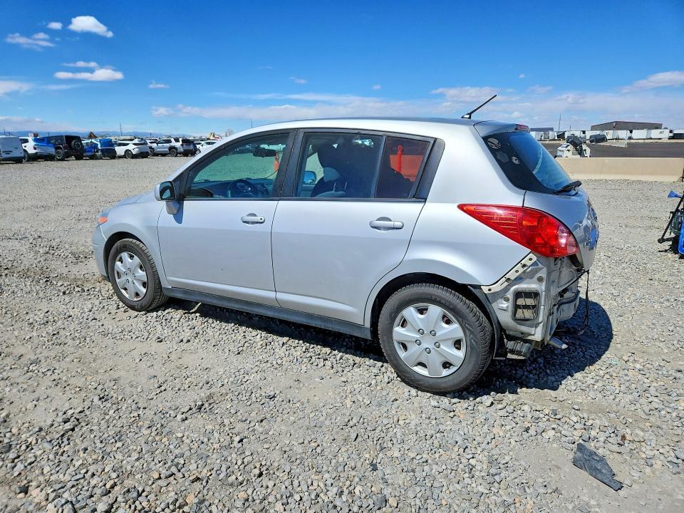 2011 Nissan Versa 1.8 s