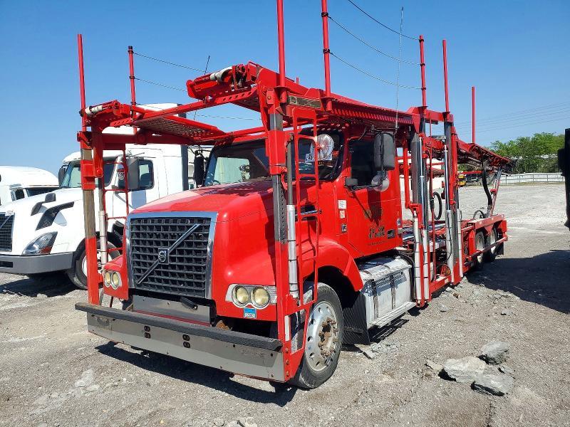 2017 Volvo VAH Car Hauler Truck